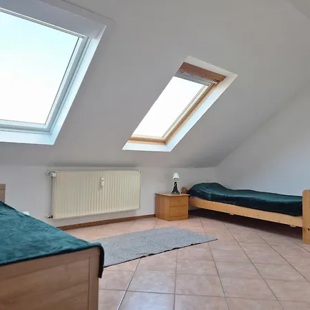 شقة Spacious 4-room Ideal For Families And Business Trips In A Quiet Area *